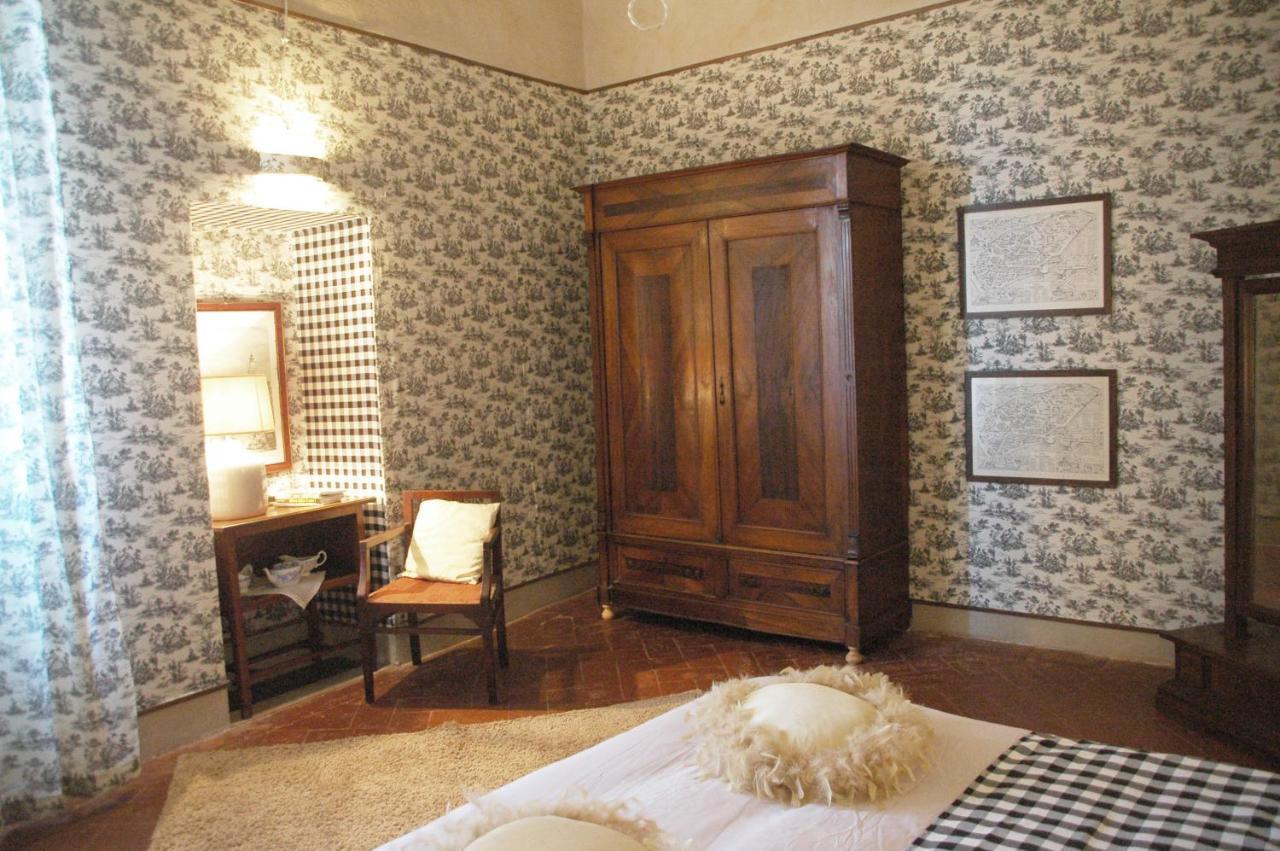 Suite Romantica Con Giardino In Dimora Storica - Camera E Appartamento - B&B Palazzo Robicci Castiglion Fiorentino Exterior foto